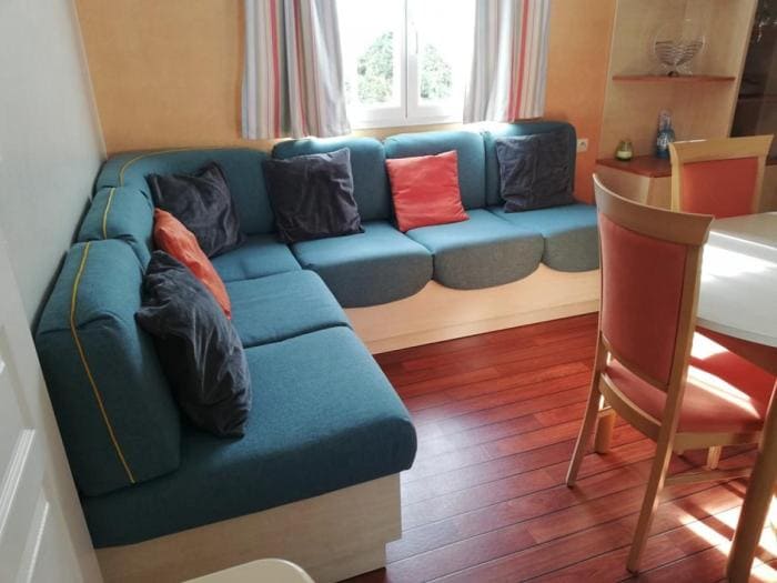 mobile-home-g3qjrh.jpg