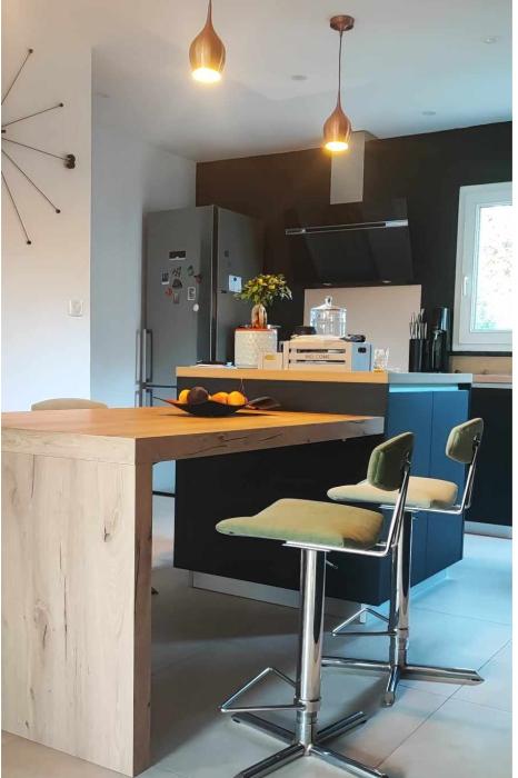 projet-barista-renovation-chaise-de-bar-cuisine-maison-guerande-la-baule-amenagement-tapisserie-dameublement-couture-amara-casal-laurine-gobled-expedesign-5nlrkj.jpg