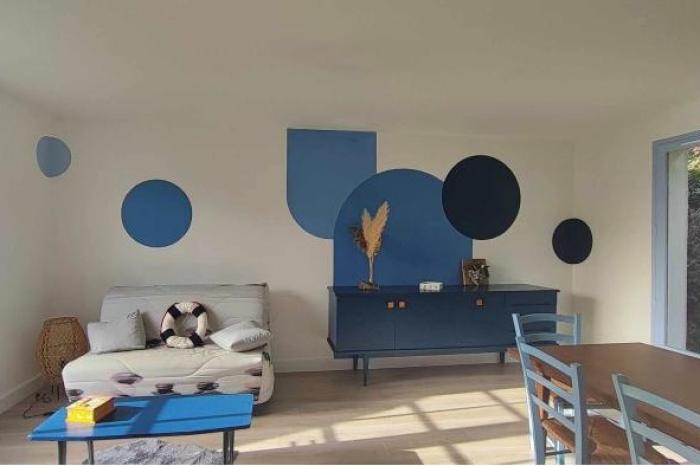 projet-bois-et-mer-la-turballe-expedesign-agencement-architecte-interieur-piece-de-vie-decoration-peinture-arches-ronds-bleu-salon-salle-a-manger-laurine-gobled-grvy22.jpg