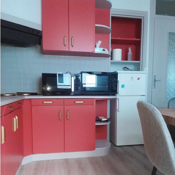 projet-le-vent-des-roses-cuisine-employes-coaching-deco-apres-transformation-relooking-cuisine-annee-50-renove-expedesign-architecte-dinterieur-saint-nazaire-laurine-gobled-decoration-qsaulj.jpg