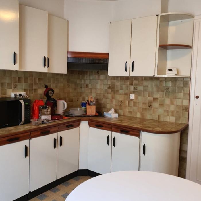 projet-le-vent-des-roses-cuisine-employes-coaching-deco-avant-transformation-relooking-cuisine-annee-50-expedesign-architecte-dinterieur-saint-nazaire-laurine-gobled-decoration-renovation-6s7t7o.jpg